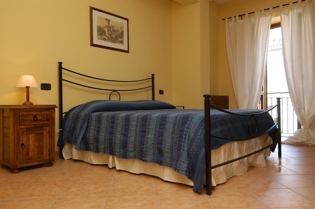 L'Antipapa Fondi Quarto foto
